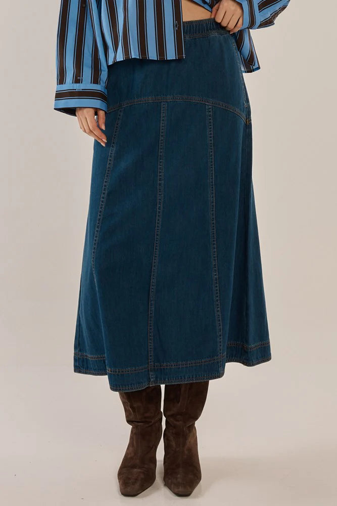 Dayton Skirt By Betty Basics - Dark Vintage Wash