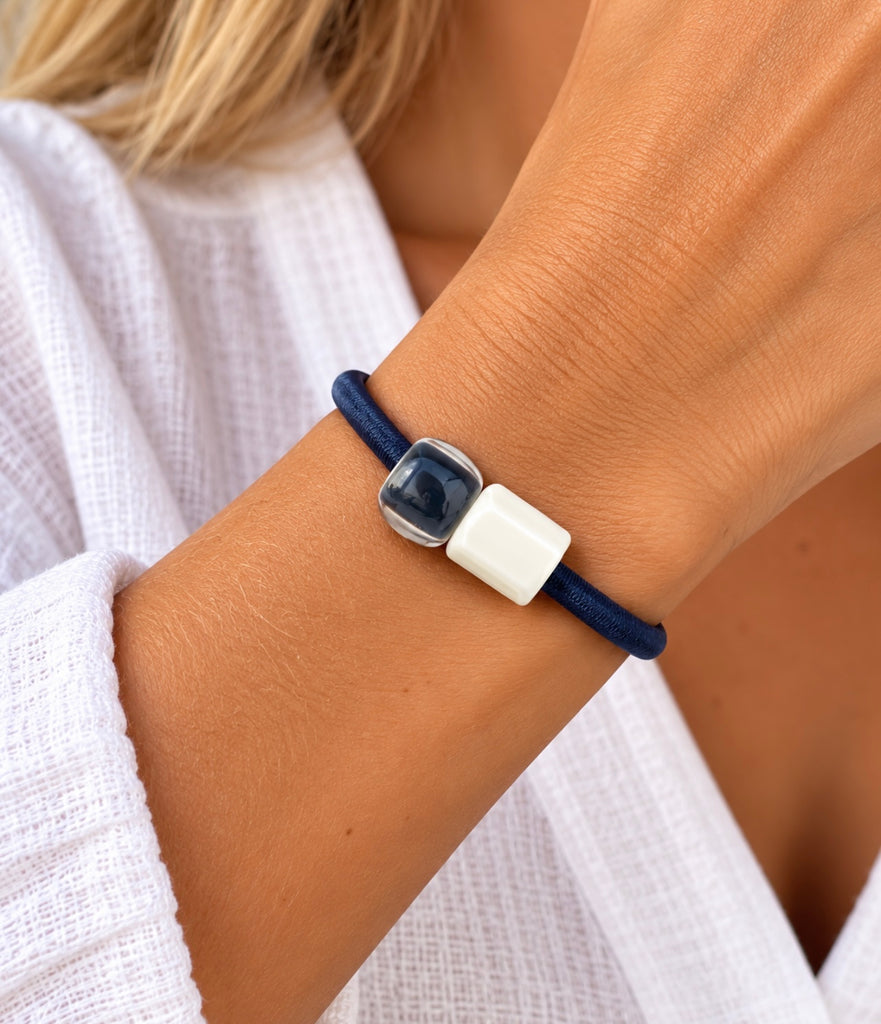 Zsiska Bliss Bracelet – Navy & White